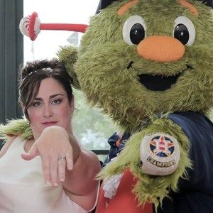 Meet your Posher, Leslie